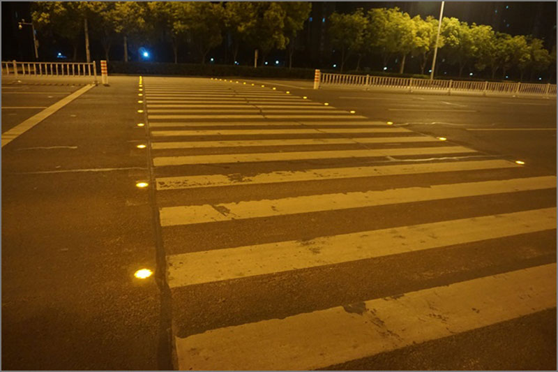 solar powered road studs